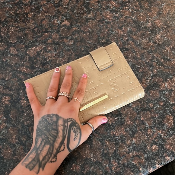 Large Steve Madden wallet - Picture 2 of 3